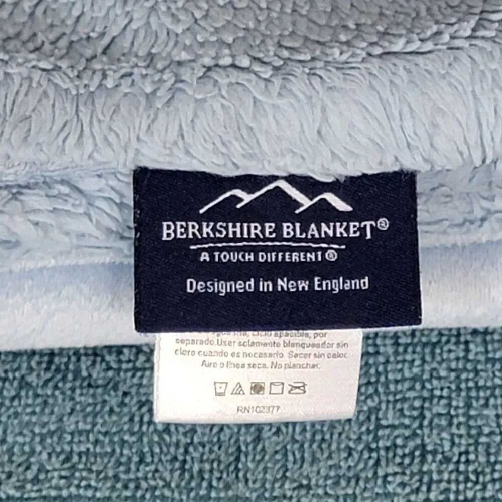 Berkshire Blanket Throw Light Blue 100% Polyester Velvety Plush & Faux Fur 48x60
